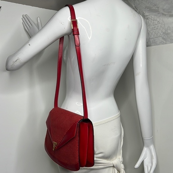 Nina Ricci Red Leather Pebbled Suede Combination Shoulder Bag Made in France - Picture 10 of 15